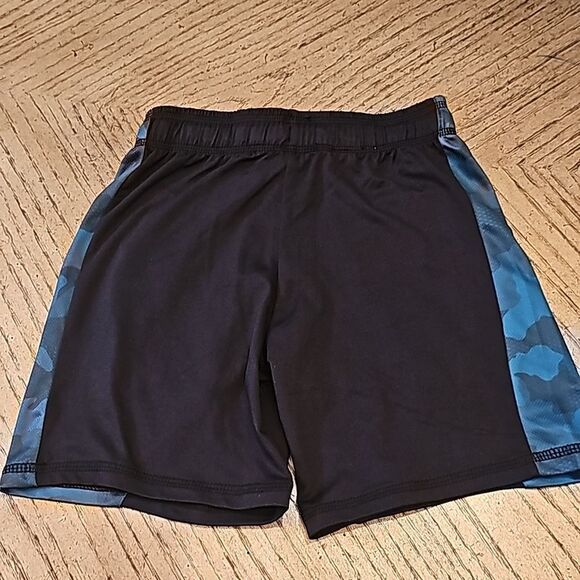 Boys quick dry shorts size 5 NWT Runway - Picture 4 of 5